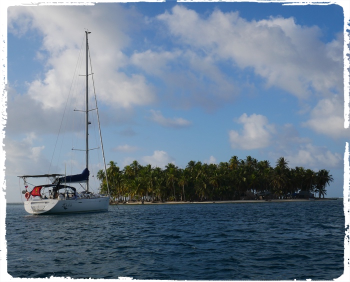 Behind the reefs of San Blas, real anchorage paradise…