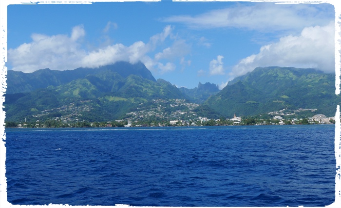 Papeete – Tahiti as you see it when you approach from the sea